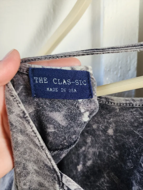 THE CLAS-SIC Gray Acid-Wash Lace-Up Back Long Sleeve Top Goth Dark Size Small - Picture 4 of 8